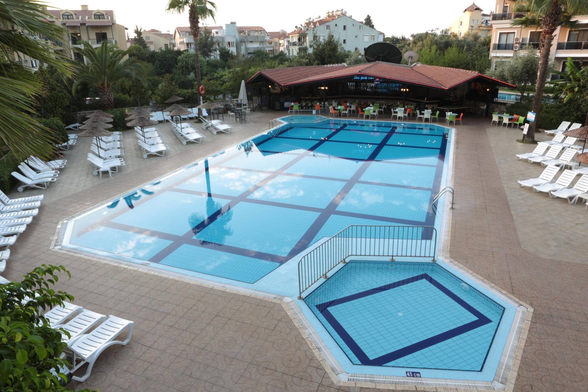 Club Turquoise Apart Marmaris Exterior photo